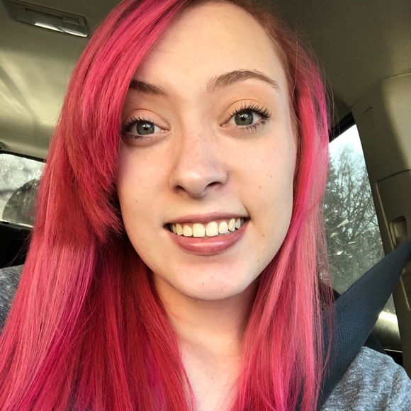 Meet your Posher, Jessica - Picture 1 of 1